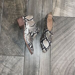 Madewell Brown leather Ankle  2”Boots Sleek Modern reptile Design